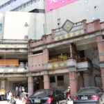 油化街の入り口にある永楽市場。古い建物が多い